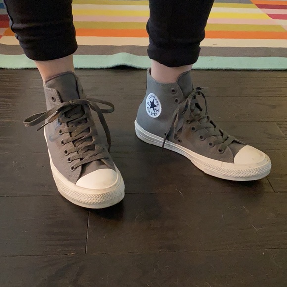 W size 9, M size 7 Chuck Taylor’s - Picture 2 of 4